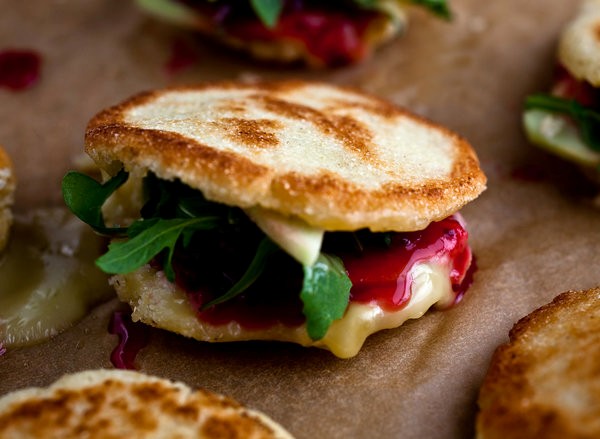Cranberry-brie arepa