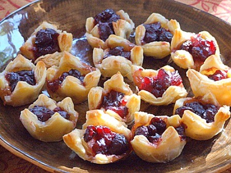 Cranberry-Brie bites