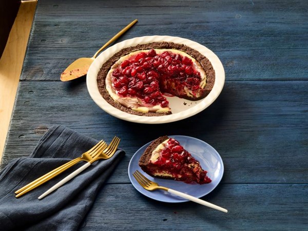 Cranberry-chocolate cheesecake pie 