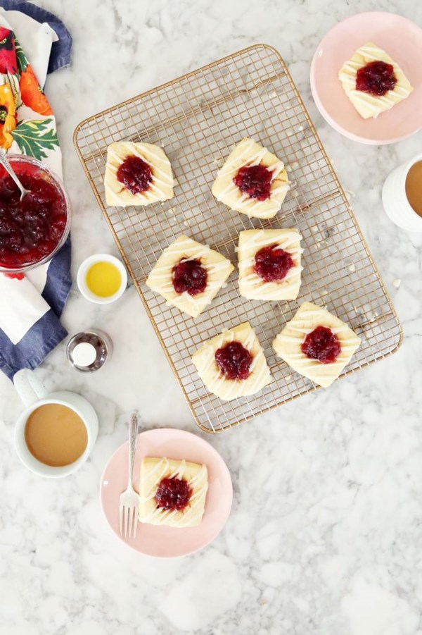 Cranberry cornmeal scones
