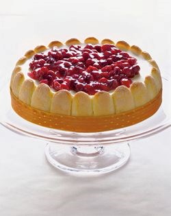 Cranberry crown cheesecake