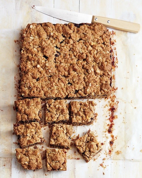 Cranberry crumble bars