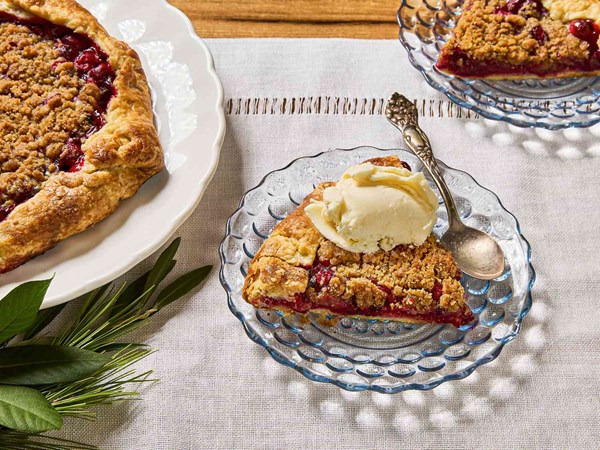 Cranberry crumble galette