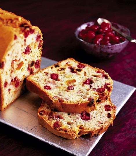 Cranberry fruit loaf with cranberry sauce