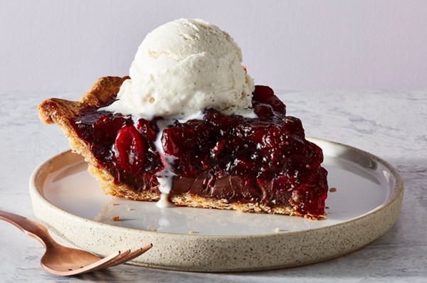 Cranberry fudge pie
