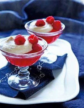Cranberry jelly with mascarpone cream