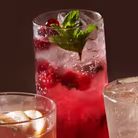 Cranberry mojito