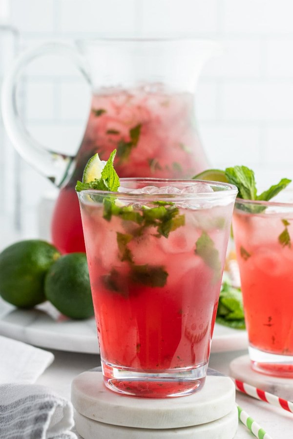 Cranberry mojitos