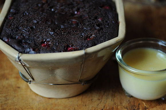Cranberry-molasses pudding with vanilla hard sauce