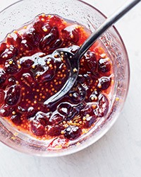 Cranberry mostarda