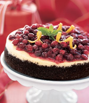 Cranberry-orange cheesecake with chocolate crust