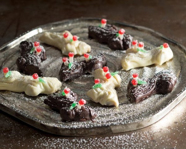 Cranberry orange Yule log cookies [gumdrop mushrooms and leaves]