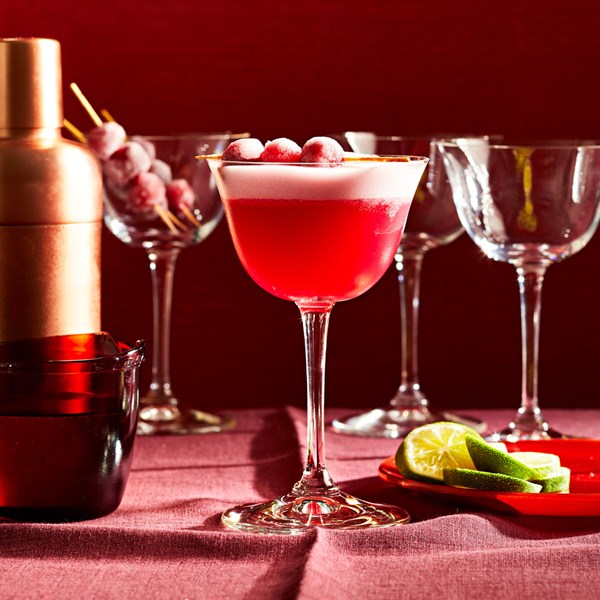 Cranberry pisco sour