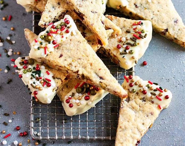 Cranberry pistachio shortbread cookies