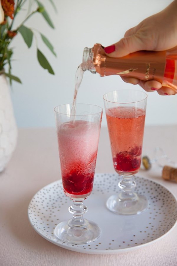 Cranberry rosé sparkler