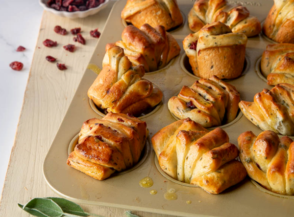 Cranberry-sage fantails