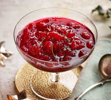 Cranberry sauce with gin & rosemary