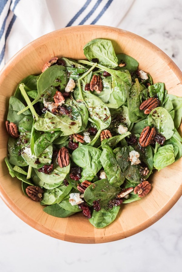 Cranberry spinach salad with Gorgonzola