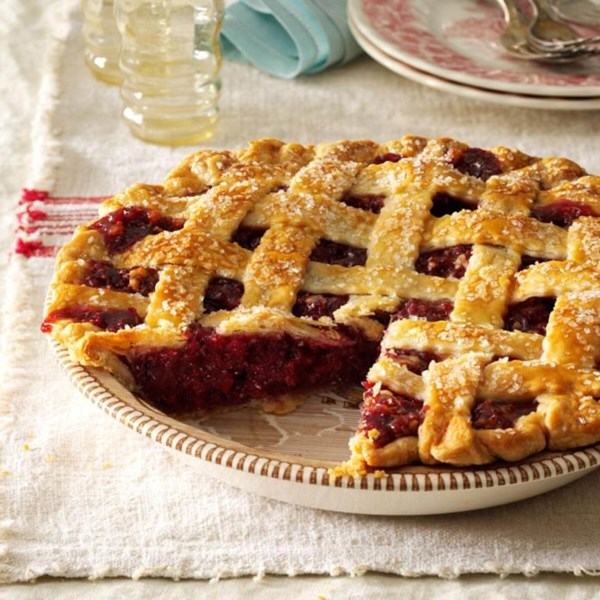 Cranberry walnut pie