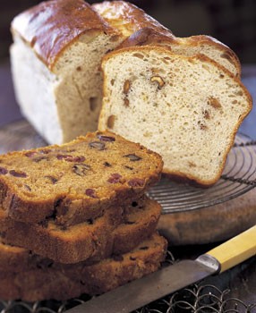 Cranberry-walnut pumpkin bread