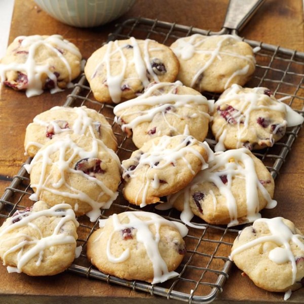 Cranberry-white chocolate cookies