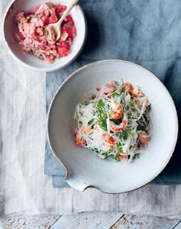 Crayfish rice vermicelli with grapefruit and mint salsa