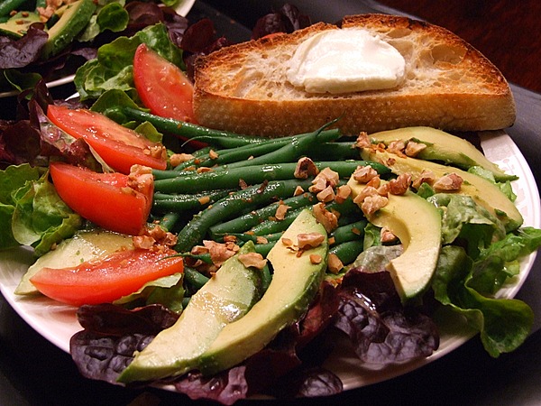Crazy goat cheese salad