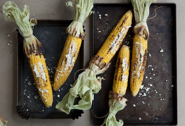 Crazy street corn (Elotes callejeros)