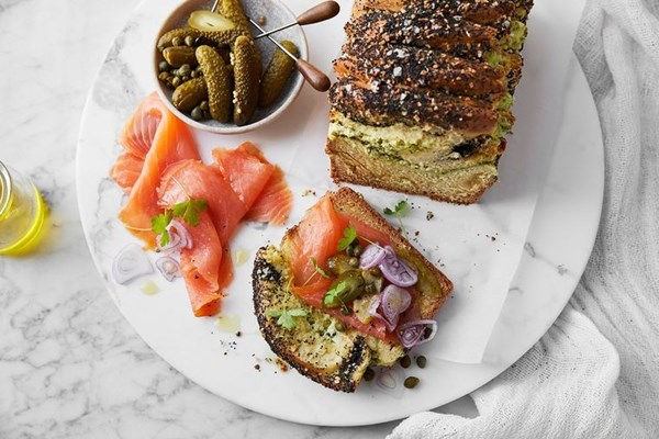 Cream cheese bagel pull-apart loaf