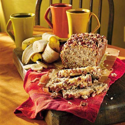 Cream cheese banana bread with crisp cinnamon topping