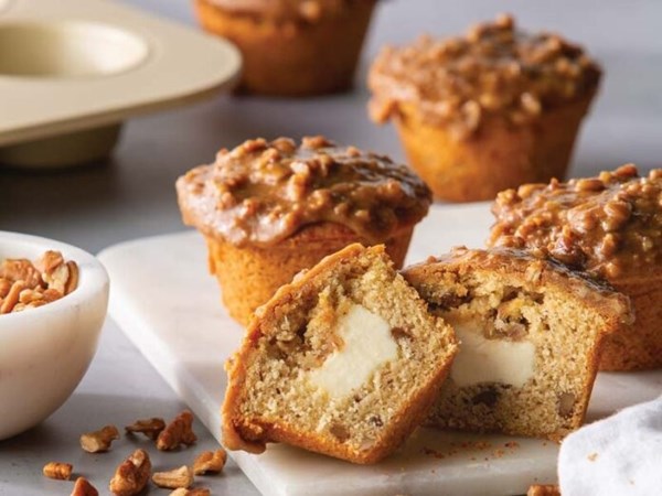 Cream cheese-filled pecan pie muffins