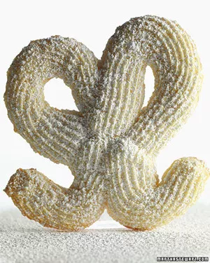 Cream cheese-lemon bows