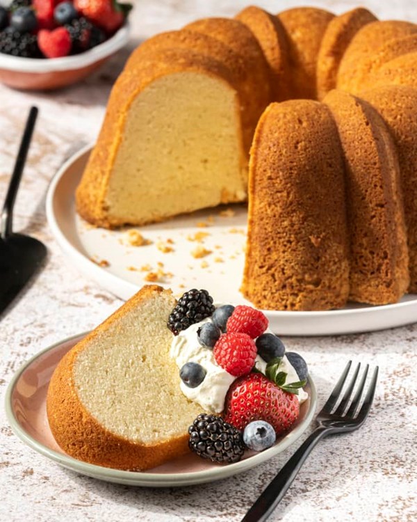 Cream cheese pound cake