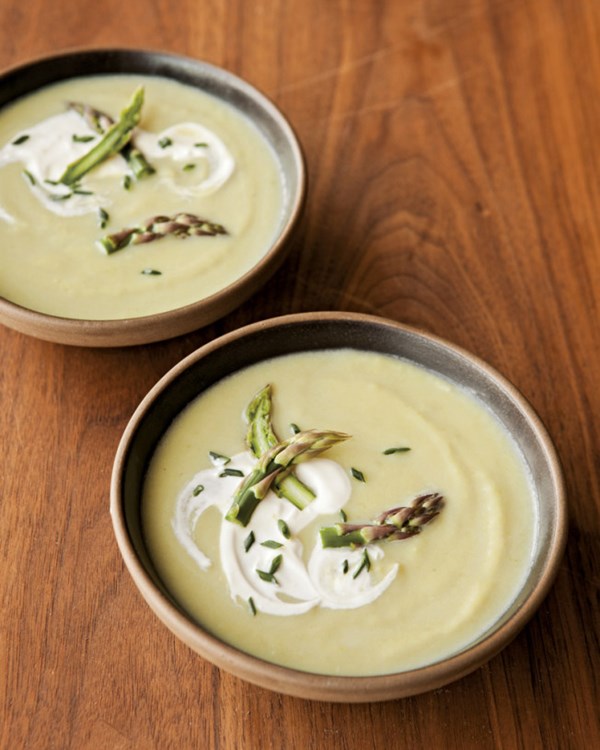 Cream of asparagus soup