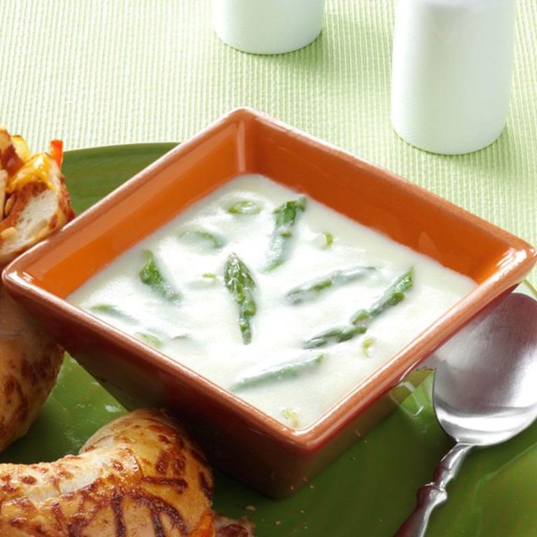 Cream of asparagus soup