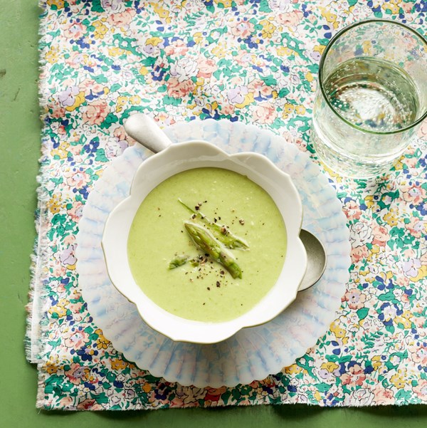 Cream of asparagus soup