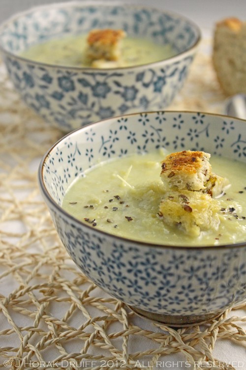 Cream of asparagus soup