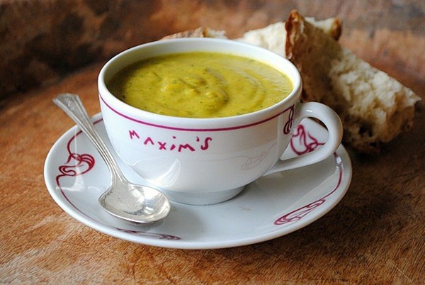 Cream of broccoli soup with parsley and dill