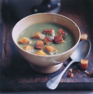 Cream of wild sorrel with garlic croutons (Crema di acetosa con bruschetta)