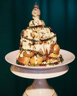 Cream puff tree with white chocolate