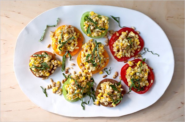 Creamed corn with Gorgonzola, tomatoes and pine nuts 