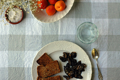Creamed morels on toast