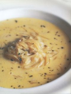 Creamed onion soup with cider