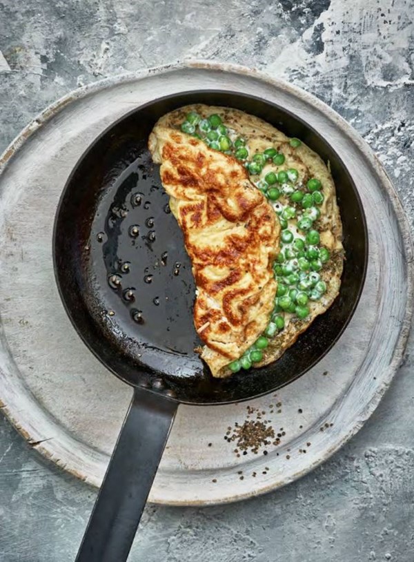 Creamed pea omelette