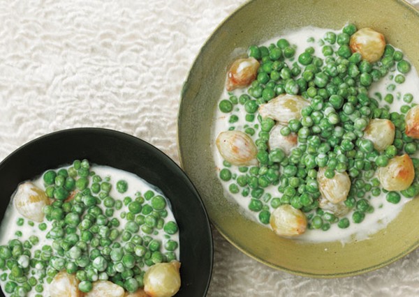 Creamed peas and onions