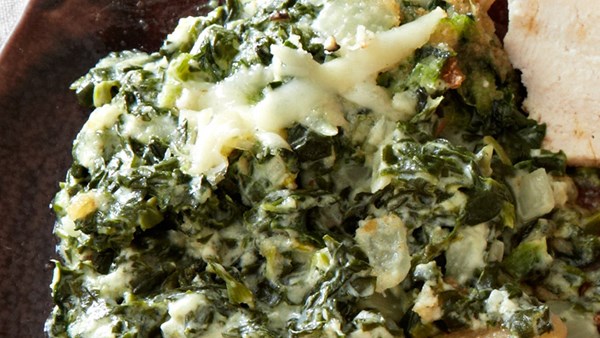 Creamed spinach gratin with toasted breadcrumbs