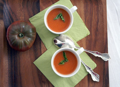 Creamless cream of tomato soup
