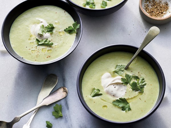 Creamy artichoke soup