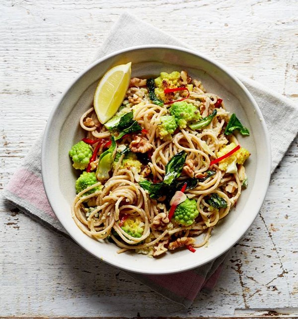 Creamy artichoke spaghetti with Romanesco