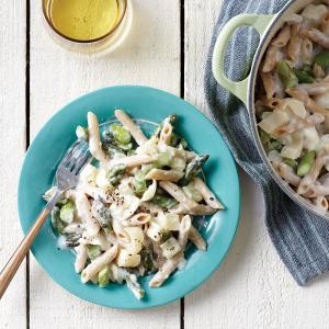 Creamy asparagus and hearts of palm pasta